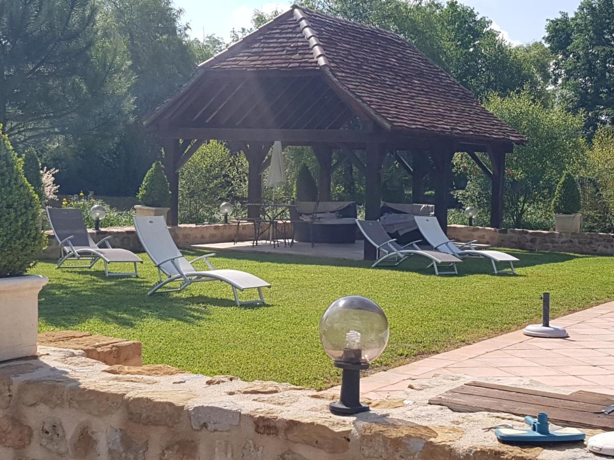 Moulin Du Soustre Panzió Cavagnac Kültér fotó
