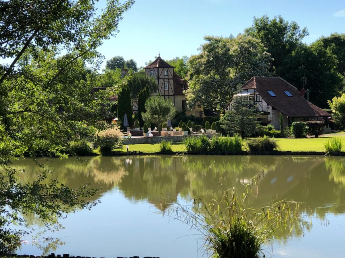 Moulin Du Soustre Panzió Cavagnac Kültér fotó