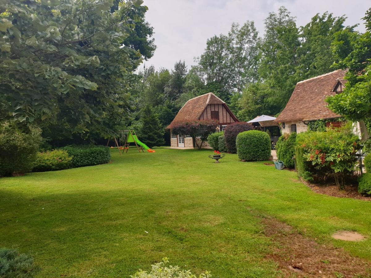 Moulin Du Soustre Panzió Cavagnac Kültér fotó